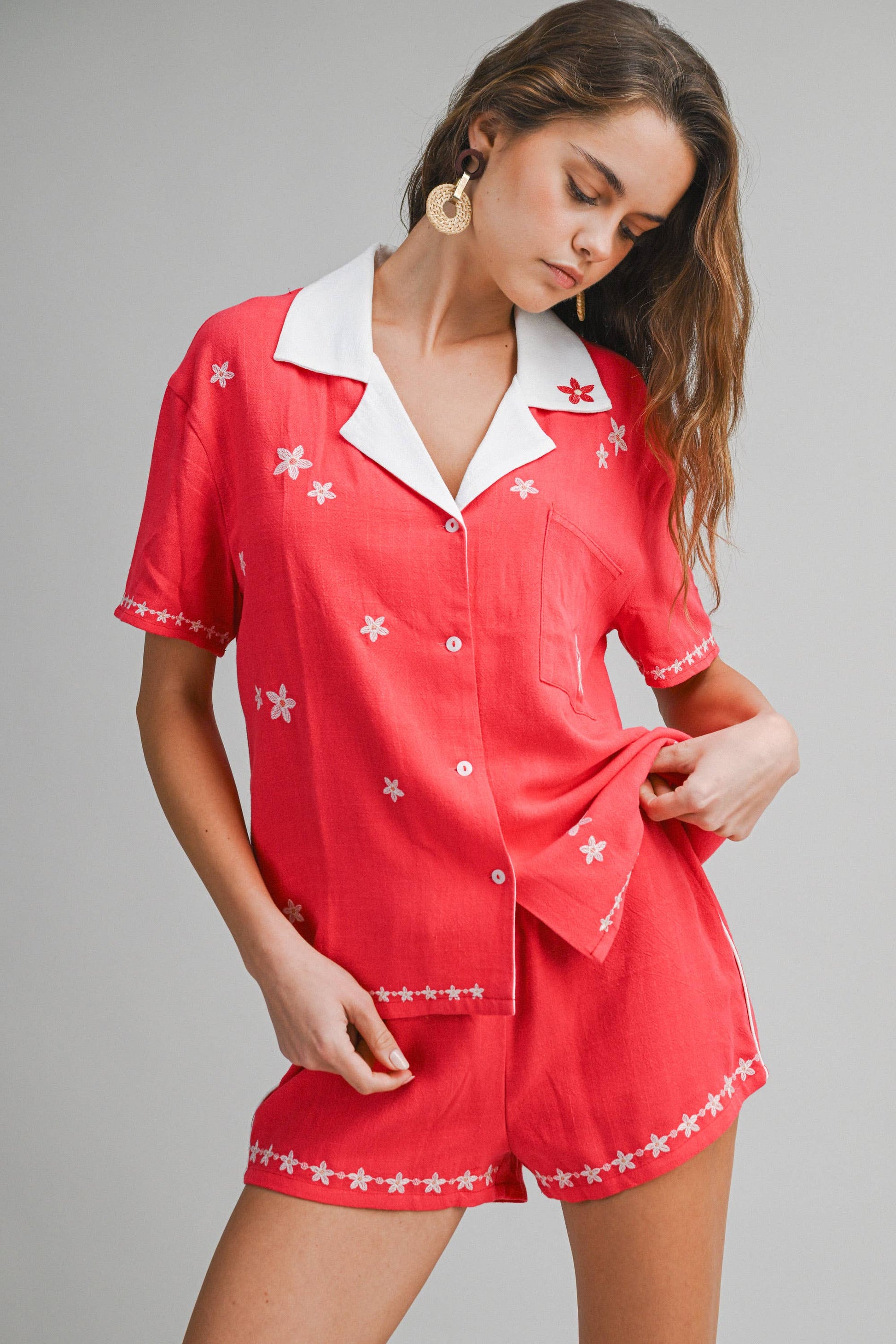 Embroidered Elastic Waist Shorts