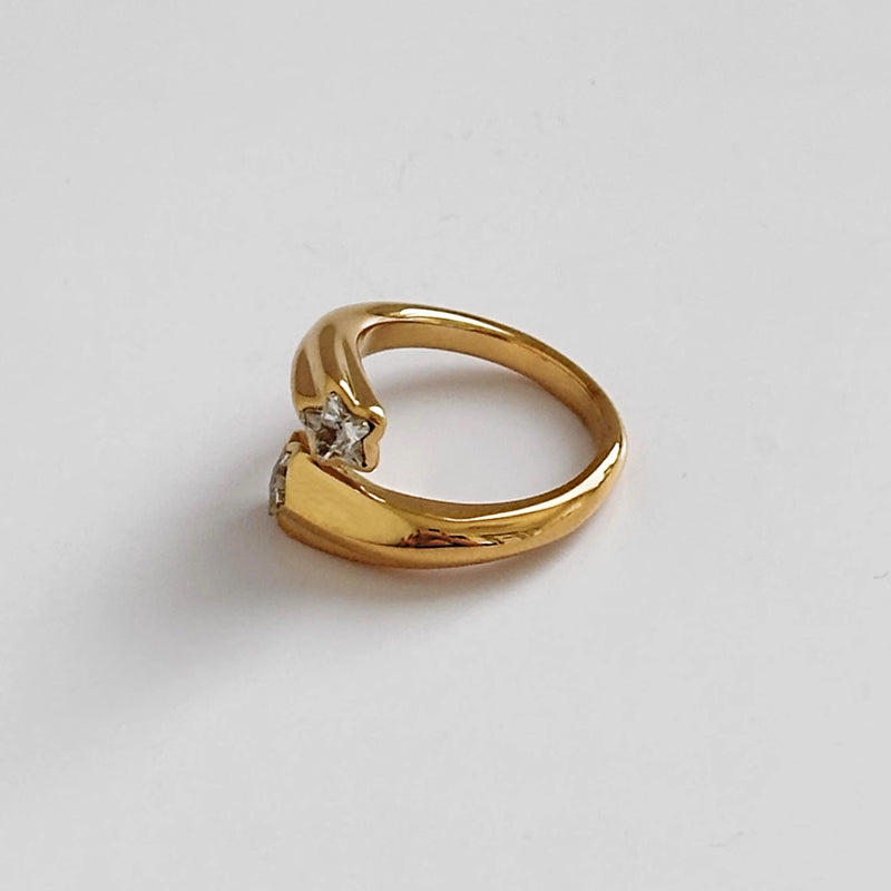 Star Zircon Stone Ring – 18K Gold Plated