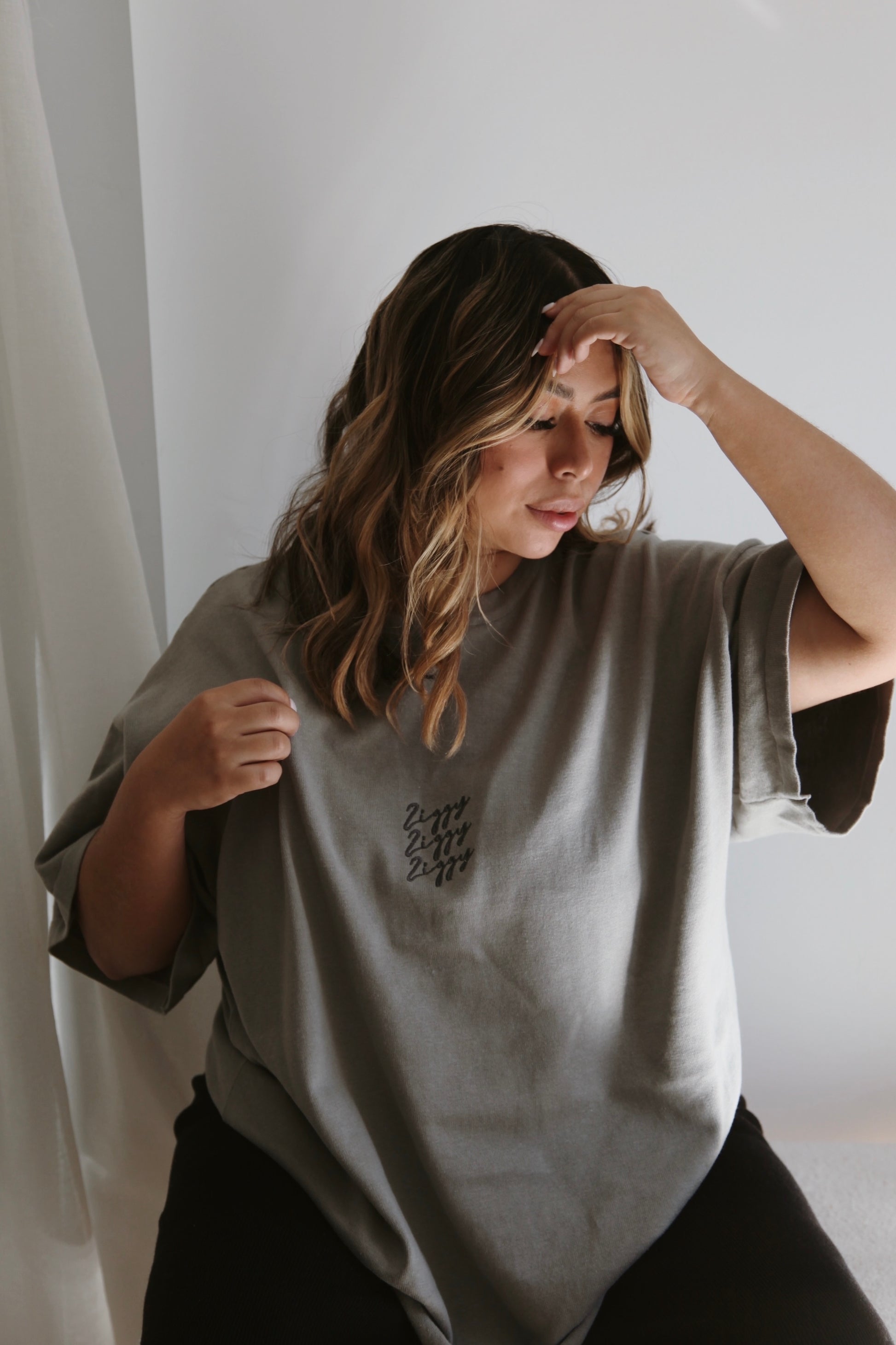 SIGNATURE TEE | GRAY (WOMEN'S)