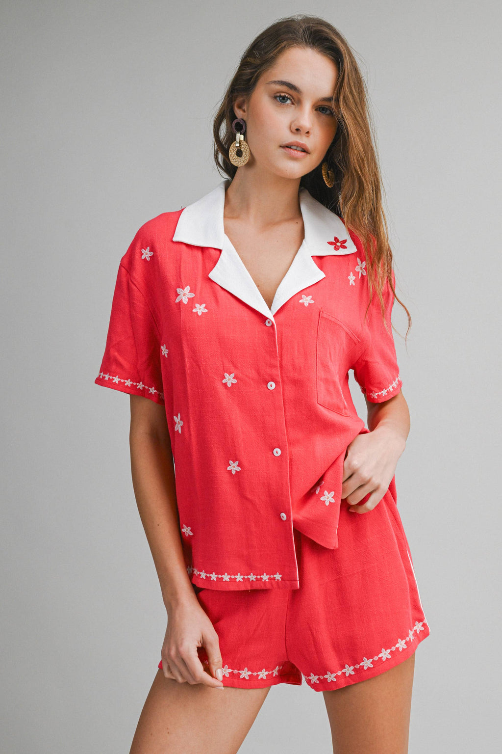 Embroidered Elastic Waist Shorts